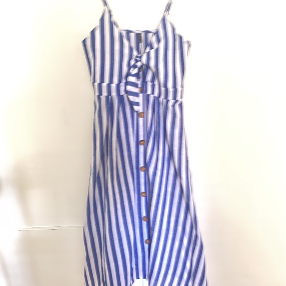 Dress - Picture 1 of 3